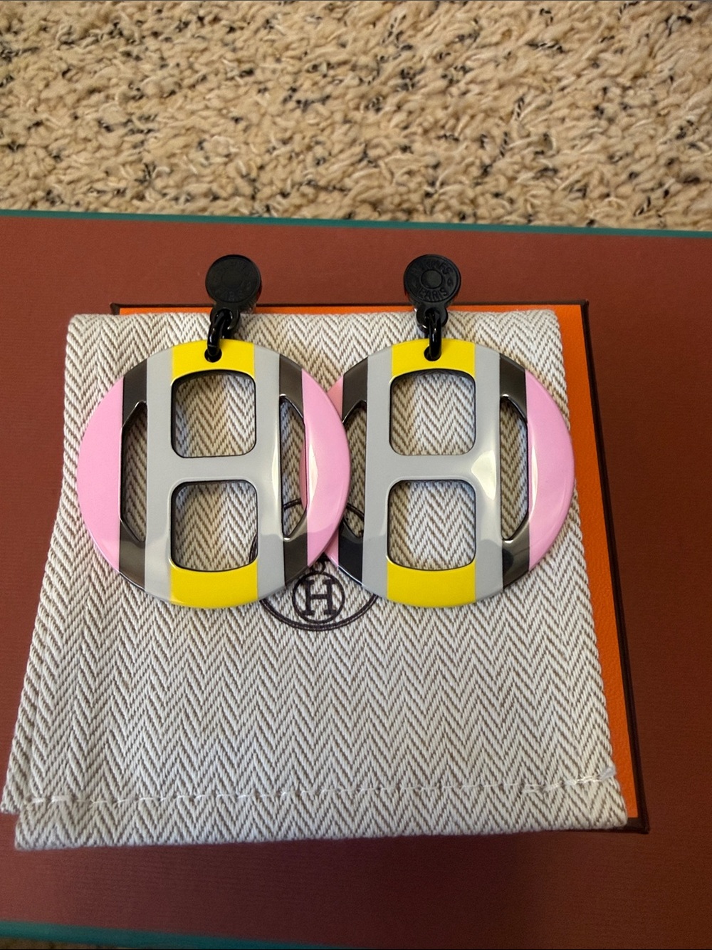 Hermes Colorblock Round H Drop Earrings - Pink, Yellow, Black